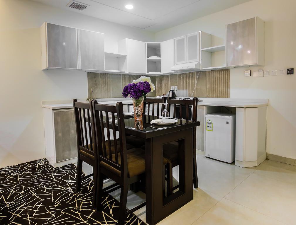 Rest Night Serviced Apartments- Alhamra Riyadh Exterior photo A kitchen in a serviced apartment in Cairo, Egypt