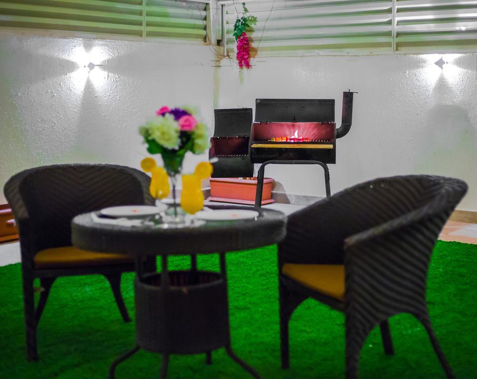 Rest Night Serviced Apartments- Alhamra Riyadh Exterior photo A barbecue in a hotel